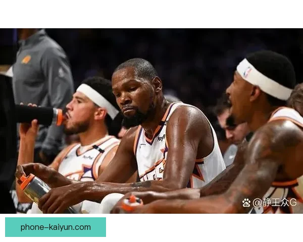 NBA焦点战詹姆斯率湖人逆转勇士重返西部前三表现点燃季后赛希望