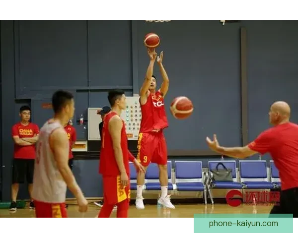 中国男篮备战奥运集训全面升级冲击世界强队新高度展现青春力量风采 中国男篮备战奥运集训全面升级冲击世界强队新高度展现青春力量风采