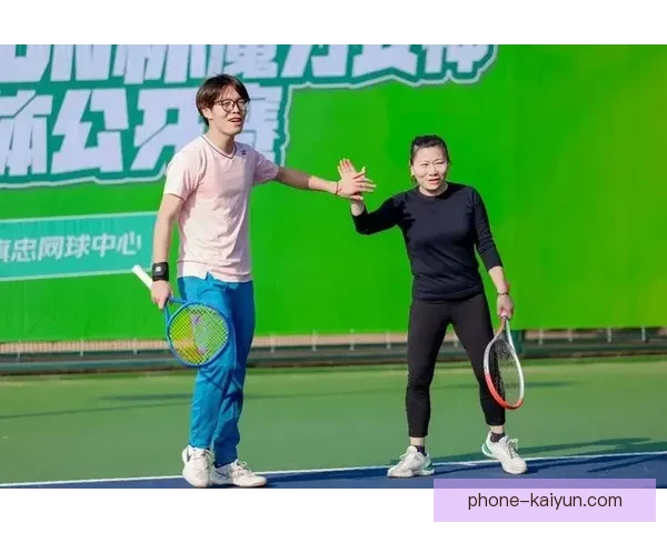 新赛季网球巡回赛激战正酣新星崛起引关注高手争锋总决赛席位悬念升级 新赛季网球巡回赛激战正酣新星崛起引关注高手争锋总决赛席位悬念升级