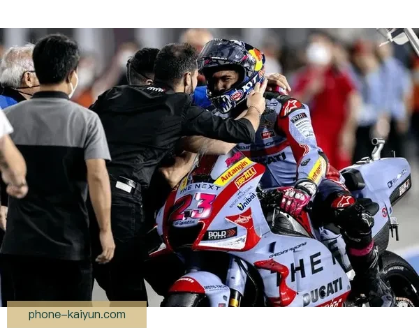 MotoGP赛季再掀高潮 领军车手激战连连 持续震撼赛场观众 MotoGP赛季再掀高潮 领军车手激战连连 持续震撼赛场观众