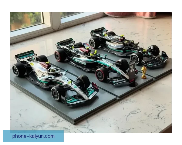 梅赛德斯展现强势表现,汉密尔顿引领F1新赛季风潮 梅赛德斯展现强势表现,汉密尔顿引领F1新赛季风潮