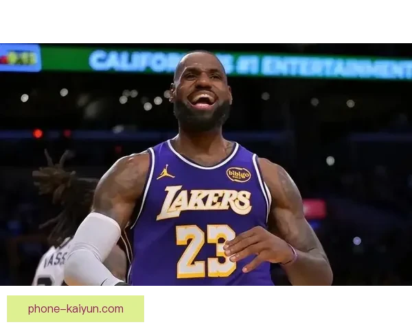 湖人逆转勇士夺胜利 詹姆斯高光表现引球迷热议 湖人逆转勇士夺胜利 詹姆斯高光表现引球迷热议