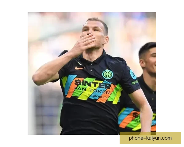 维罗纳足球俱乐部的辉煌历史与发展轨迹解析