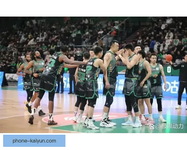 CBA赛季惊险收官，辽宁队逆转夺冠引爆全场激情