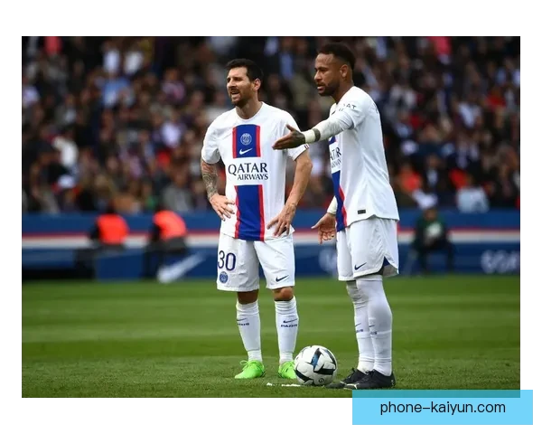 巴黎圣日耳曼连胜势头延续，梅西内马尔合力引领球队夺冠希望
